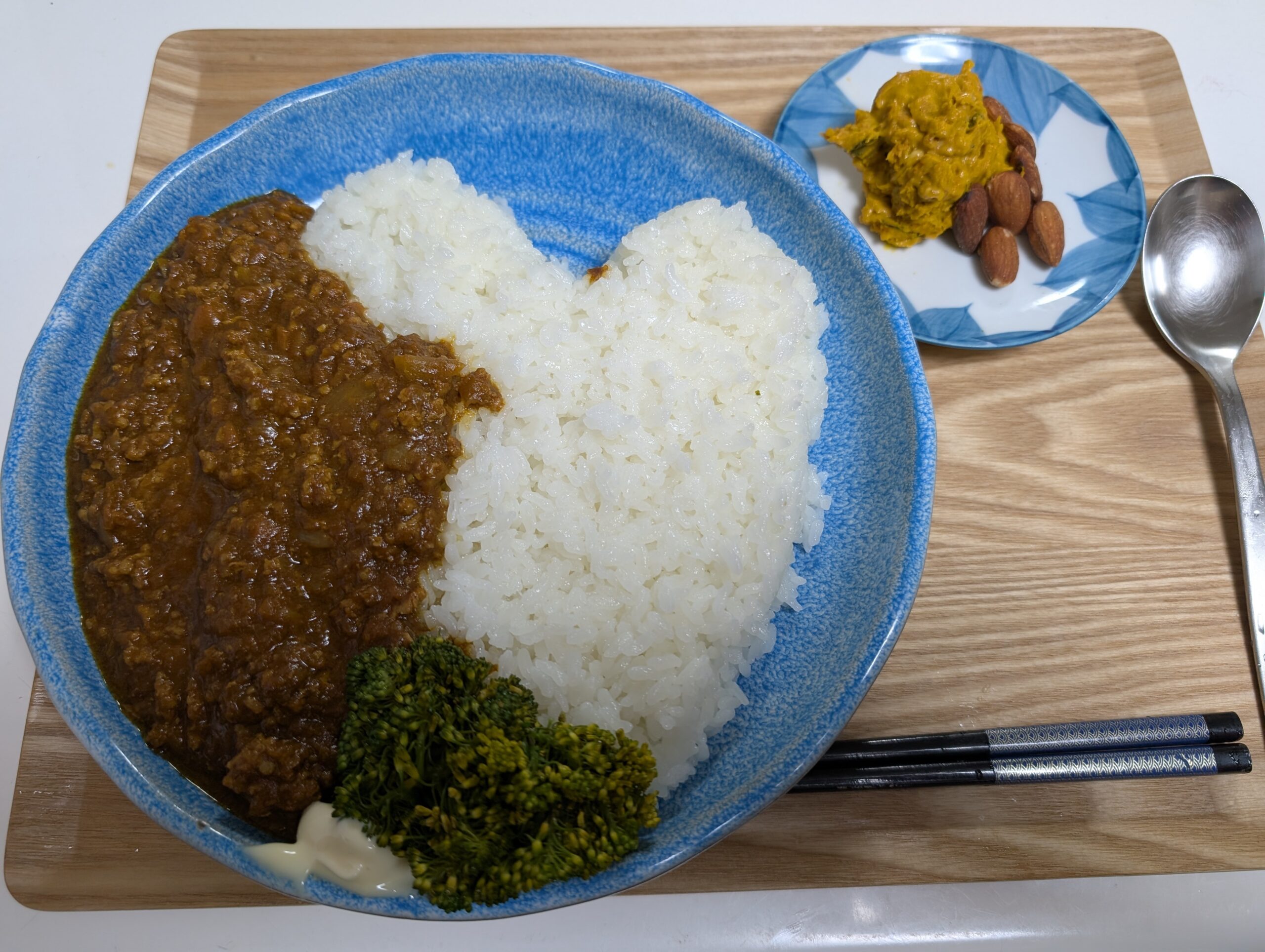 ドライカレーとかぼちゃサラダ